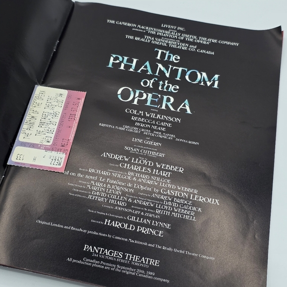 Vintage 1995 Phantom Of The Opera Pantages Theatre Souvenir Program & Ticket - Picture 5 of 10